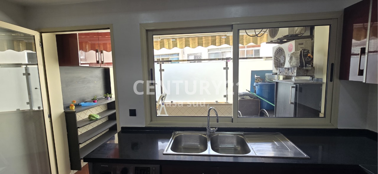 Bel appartement à la location à Californie