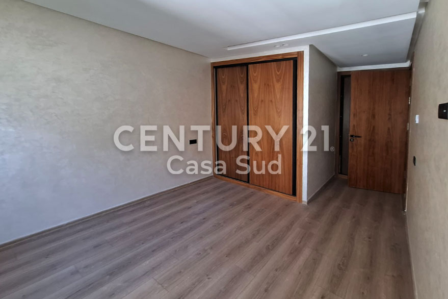 À louer – Superbe appartement 3 chambres sans vis-à-vis dans résidence sécurisée – 140 m²