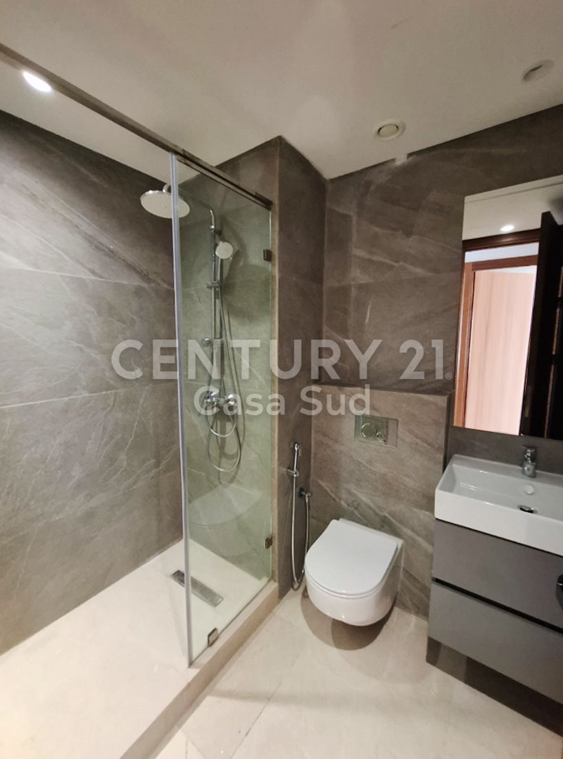 À louer – Superbe appartement 3 chambres sans vis-à-vis dans résidence sécurisée – 140 m²
