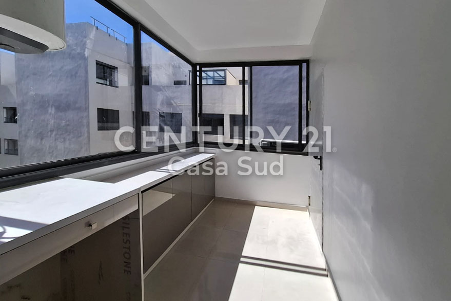 À louer – Superbe appartement 3 chambres sans vis-à-vis dans résidence sécurisée – 140 m²